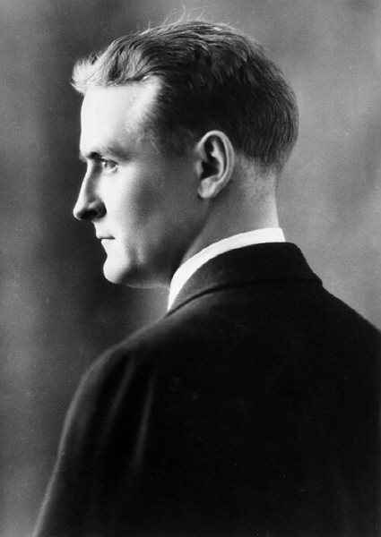 [크기변환]F._Scott_Fitzgerald_(1927_publicity_portrait).jpg
