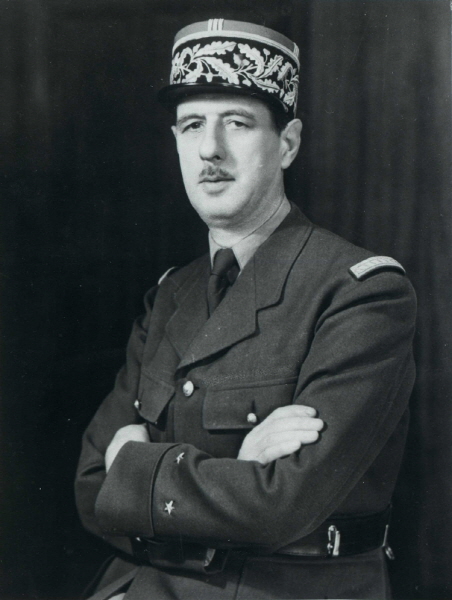 [은정]General_Charles_de_Gaulle_in_1945.jpg