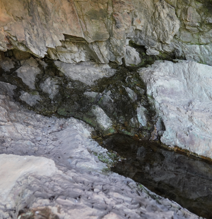 적멸굴 내부.png