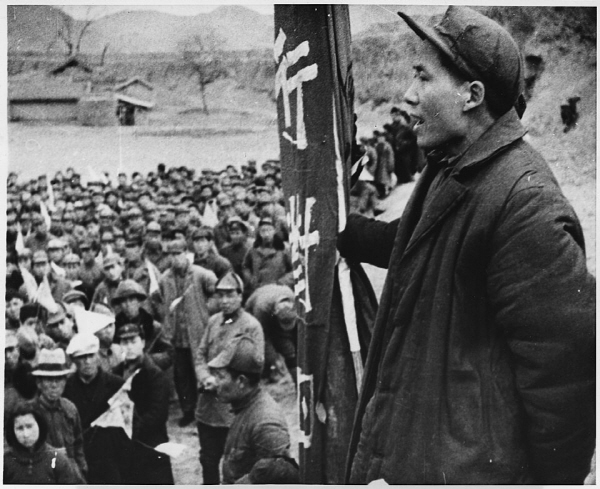 [은정]Mao_Tse-Tung,_leader_of_China's_Communists,_addresses_some_of_his_followers._-_NARA_-_196235.jpg