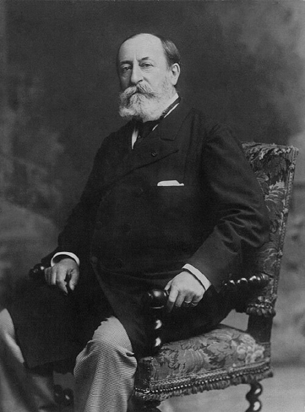 [은정]Camille_Saint-Saëns_in_1900_by_Pierre_Petit_(Cropped_and_true_grayscale).jpg