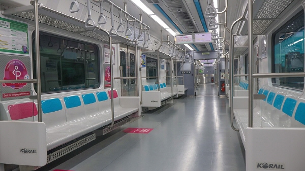 [은정]Seoul_Subway_Line_4_Korail_Class_341000_20240728_(02).jpg